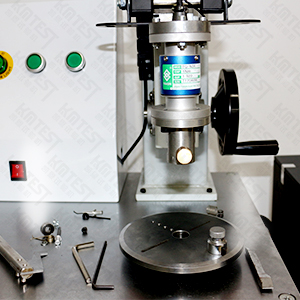 扭轉(zhuǎn)試驗機(jī)